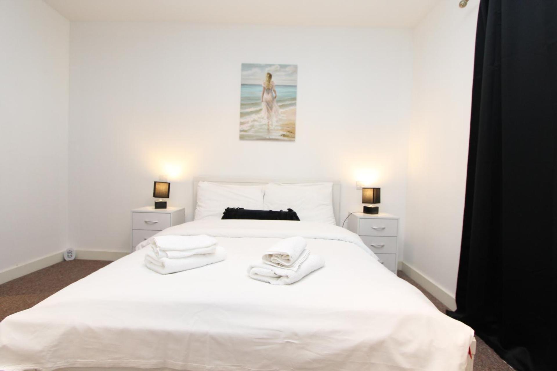 Spacious & Modern 1 Bedroom Close To Station In E16 Лондон Екстериор снимка